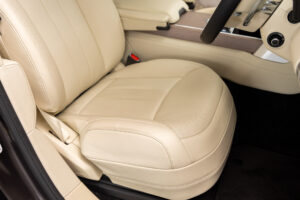 レンジローバー オートバイオグラフィー 4.4L P530 LWB 4WD