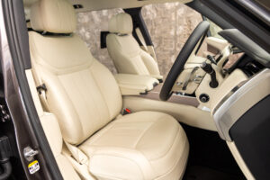レンジローバー オートバイオグラフィー 4.4L P530 LWB 4WD