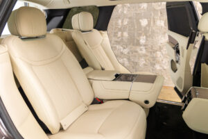 レンジローバー オートバイオグラフィー 4.4L P530 LWB 4WD