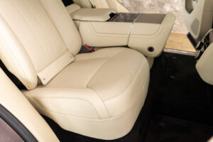 レンジローバー オートバイオグラフィー 4.4L P530 LWB 4WD