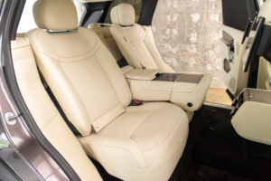 レンジローバー オートバイオグラフィー 4.4L P530 LWB 4WD