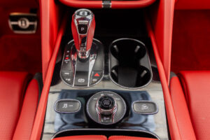 ベンテイガ スピード 4WD 左H