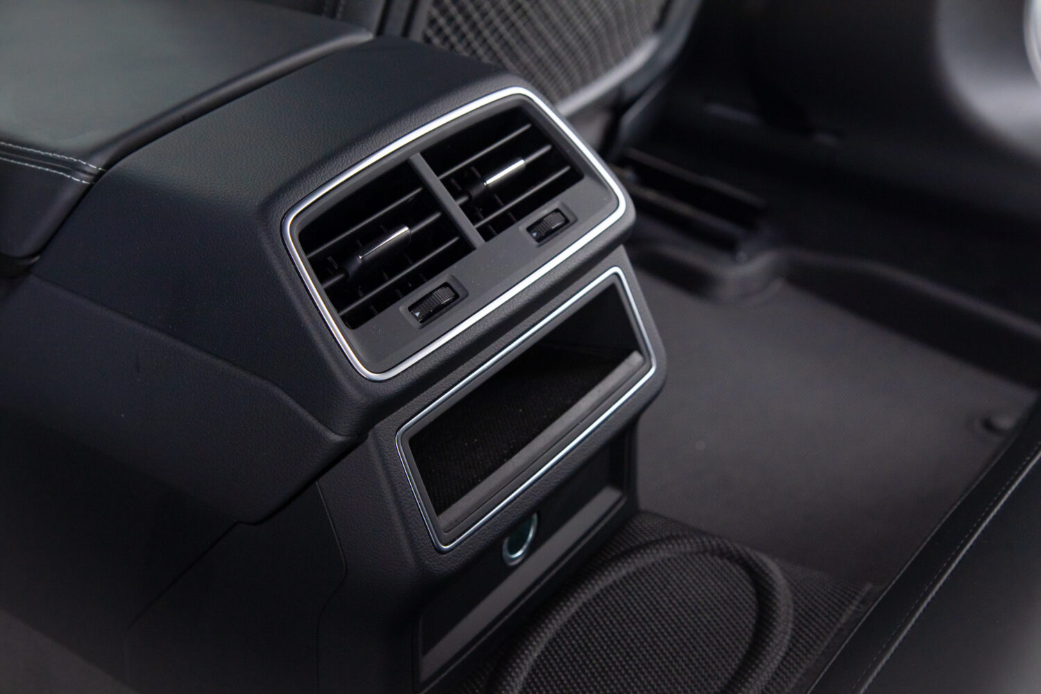 A6 クワトロ スポーツ Sライン ディーゼルターボ 4WD　ディーラー整備記録簿6枚 レザーシート