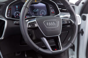 A6 クワトロ スポーツ Sライン ディーゼルターボ 4WD　ディーラー整備記録簿6枚 レザーシート