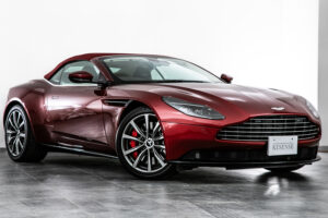 DB11ヴォランテ V8 ディアボロレッド 赤幌 ブラウンレザー