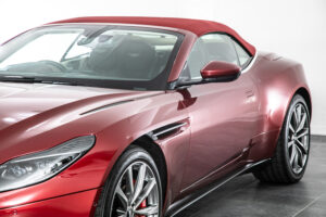 DB11ヴォランテ V8 ディアボロレッド 赤幌 ブラウンレザー