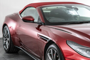 DB11ヴォランテ V8 ディアボロレッド 赤幌 ブラウンレザー