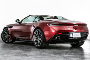 DB11ヴォランテ V8 ディアボロレッド 赤幌 ブラウンレザー