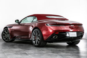 DB11ヴォランテ V8 ディアボロレッド 赤幌 ブラウンレザー