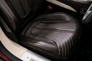 DB11ヴォランテ V8 ディアボロレッド 赤幌 ブラウンレザー