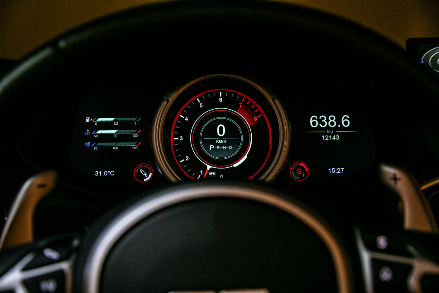 DB11ヴォランテ V8 ディアボロレッド 赤幌 ブラウンレザー