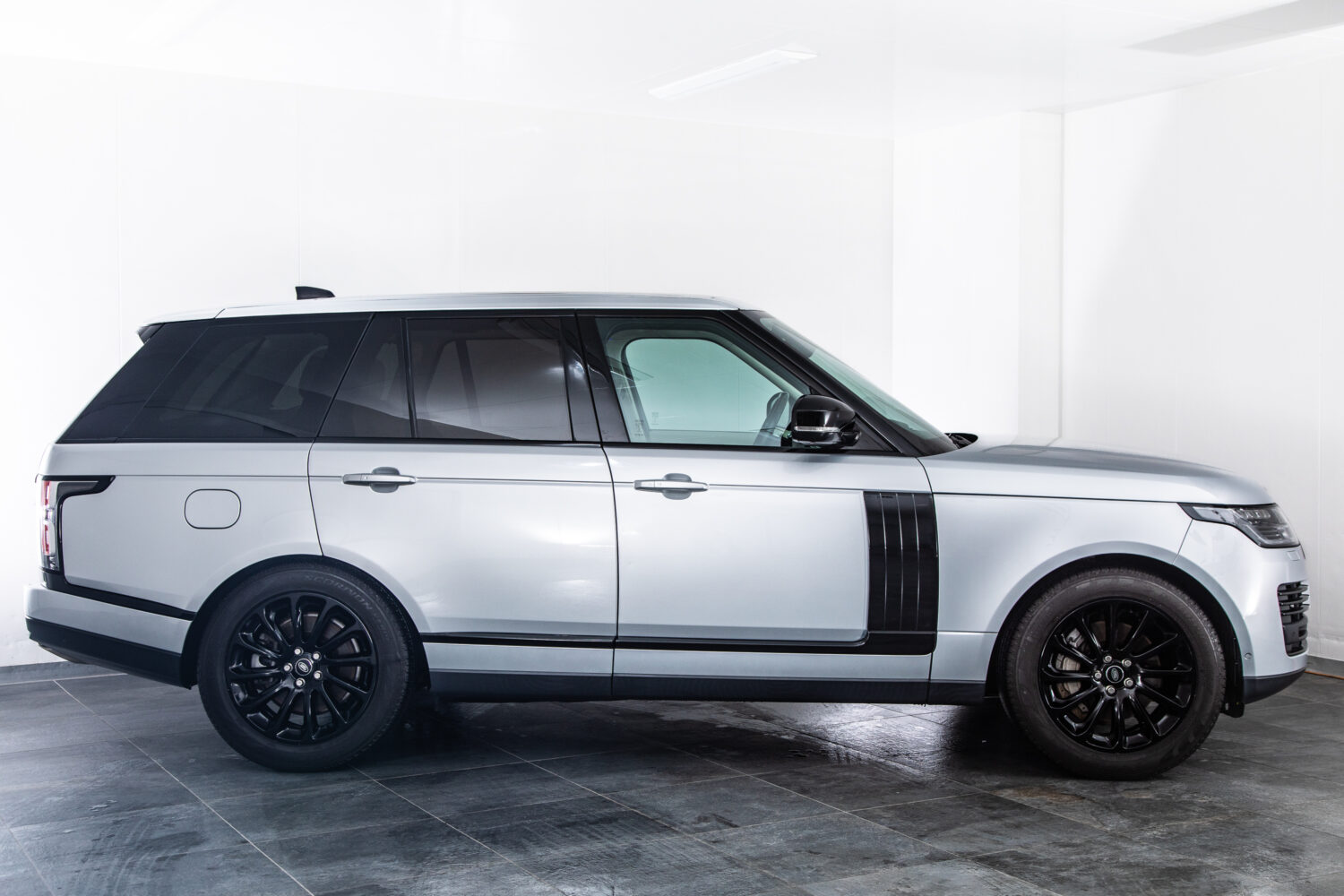 レンジローバーヴォーグ (3.0リッター/340ps) 4WD　レザーシート