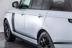 レンジローバーヴォーグ (3.0リッター/340ps) 4WD　レザーシート