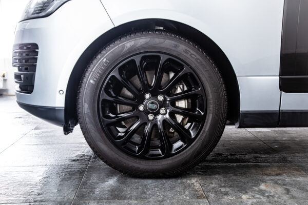 レンジローバーヴォーグ (3.0リッター/340ps) 4WD レザーシート