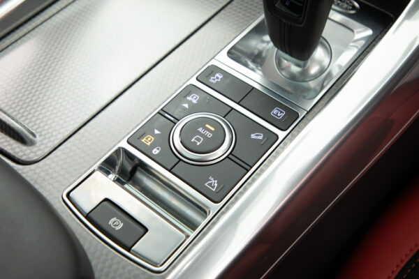 レンジローバースポーツHSE ダイナミック (PHEV)