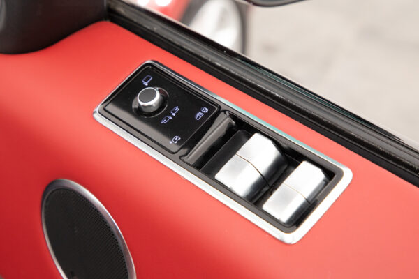 レンジローバースポーツHSE ダイナミック (PHEV)