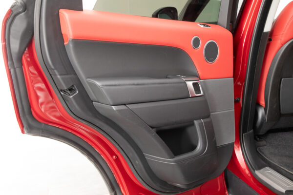 レンジローバースポーツHSE ダイナミック (PHEV)