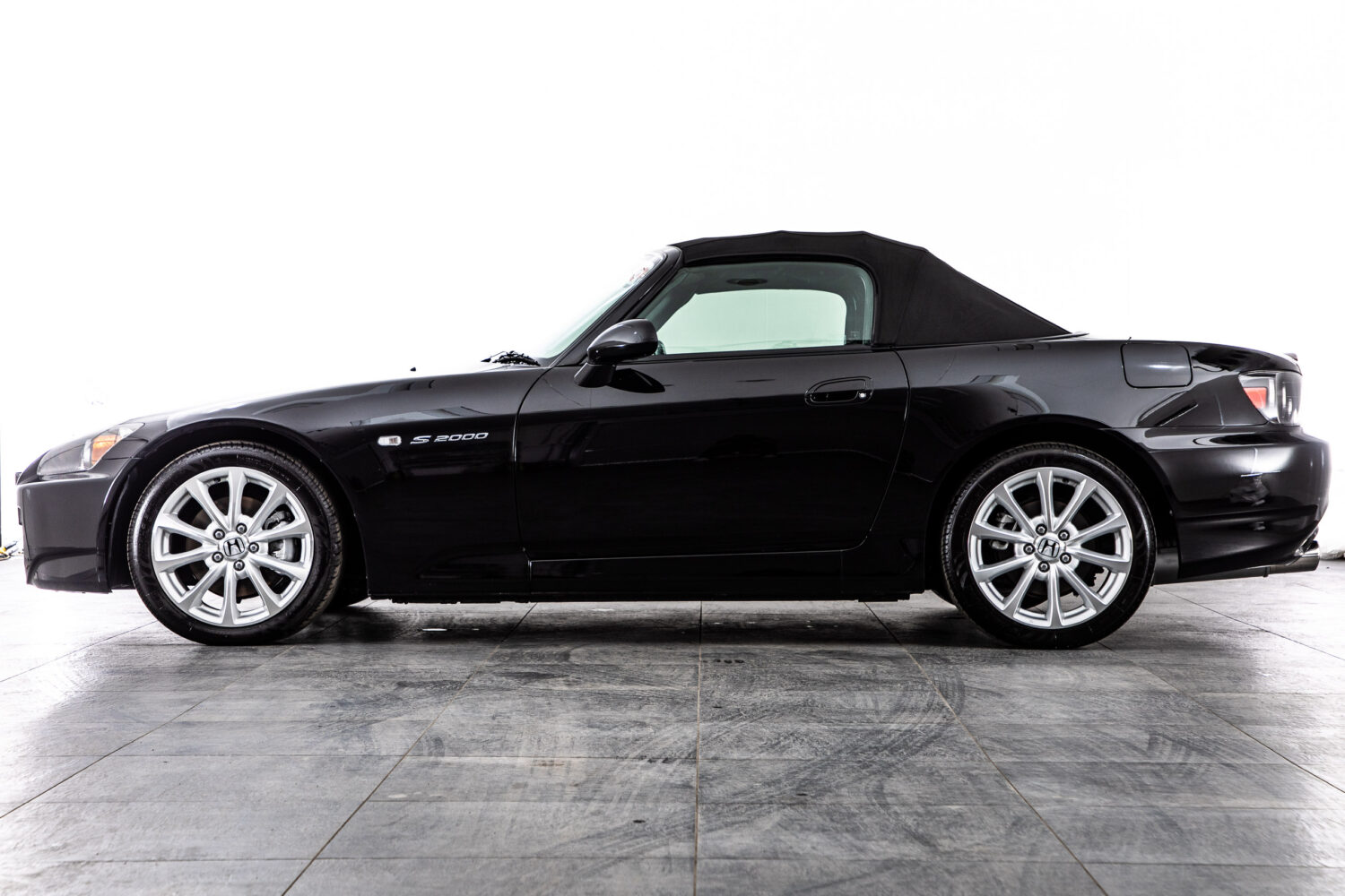 S2000