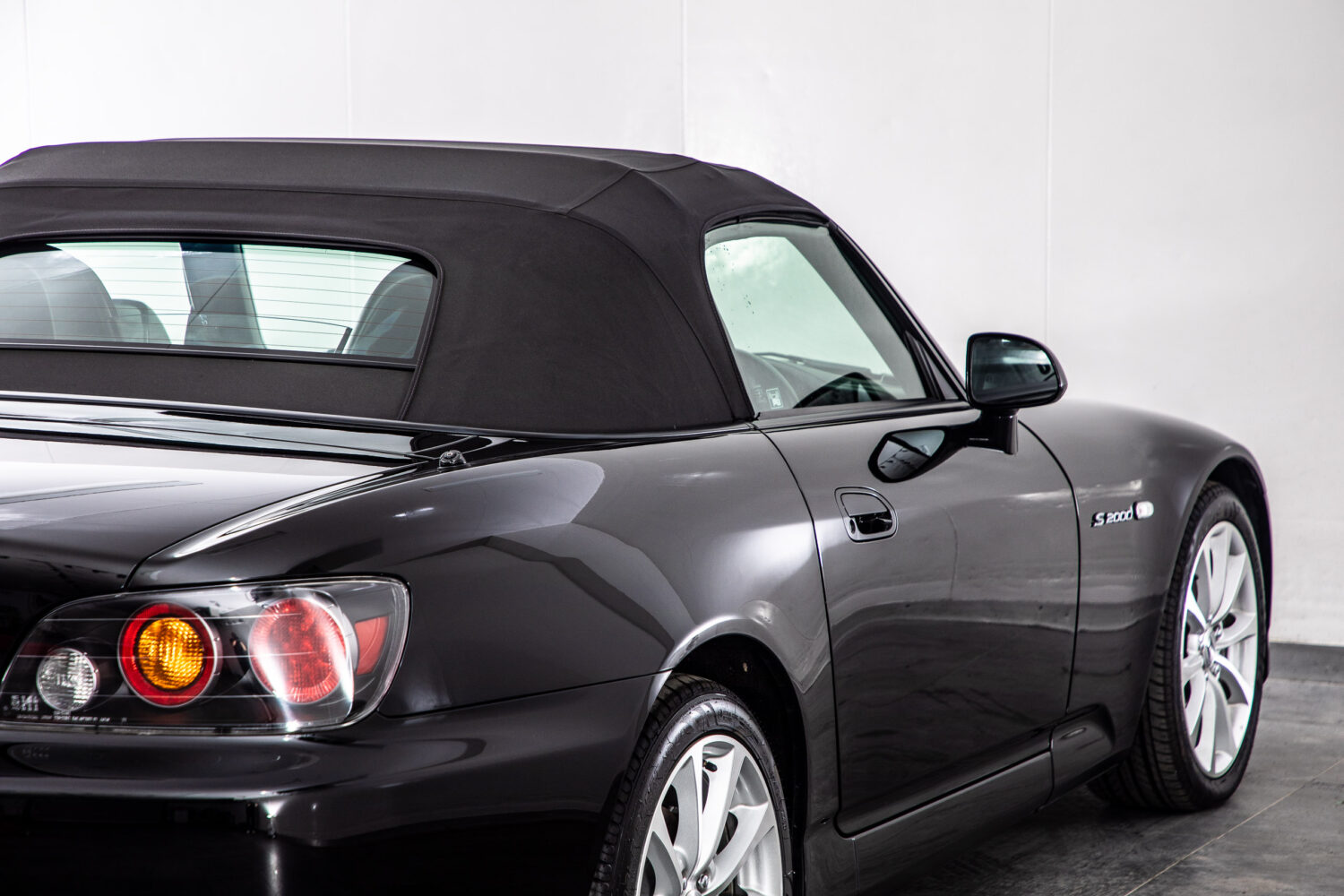 S2000