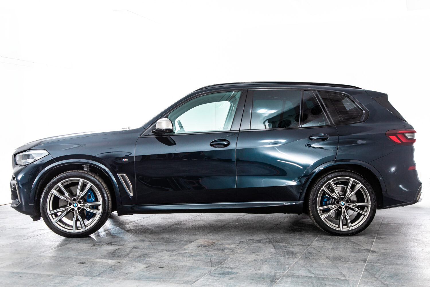 X5 M50i ドライビング ダイナミクス パッケージ 4WD　走行6700km HUD ワイヤレス充電
