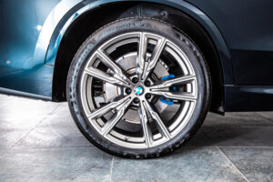 X5 M50i ドライビング ダイナミクス パッケージ 4WD　走行6700km HUD ワイヤレス充電