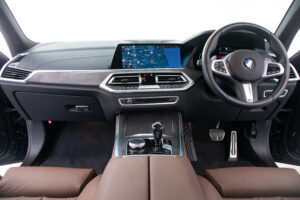 X5 M50i ドライビング ダイナミクス パッケージ 4WD　走行6700km HUD ワイヤレス充電