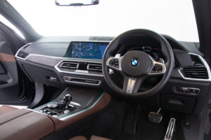 X5 M50i ドライビング ダイナミクス パッケージ 4WD　走行6700km HUD ワイヤレス充電