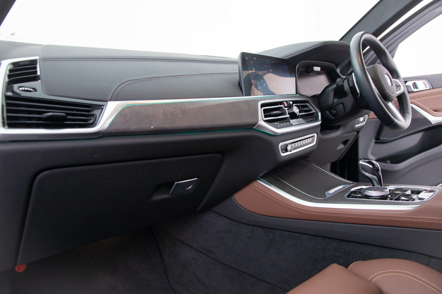 X5 M50i ドライビング ダイナミクス パッケージ 4WD　走行6700km HUD ワイヤレス充電