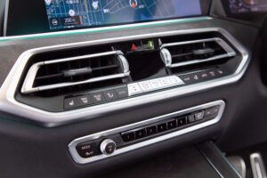 X5 M50i ドライビング ダイナミクス パッケージ 4WD　走行6700km HUD ワイヤレス充電