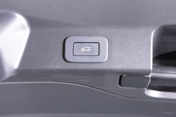 Fペイス S 2.0L D200 4WD