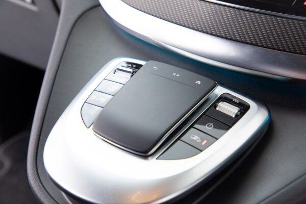 Vクラス V220 d アバンギャルド AMGラインパッケージ ディーゼルターボ