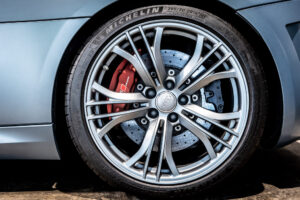 R8スパイダー GT 4WD 左H