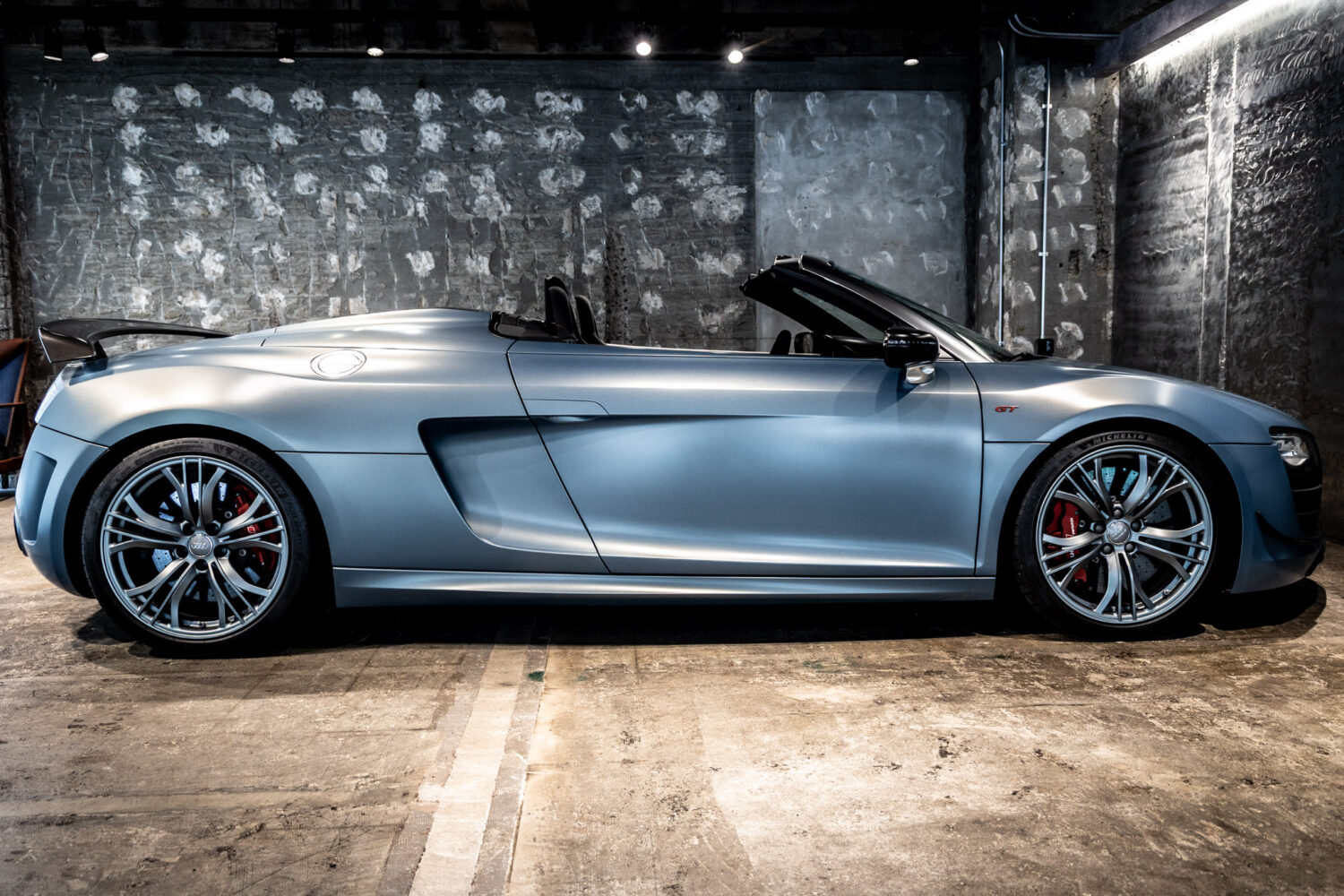 R8スパイダー GT 4WD 左H