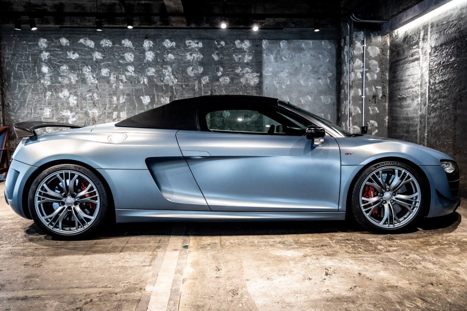 R8スパイダー GT 4WD 左H