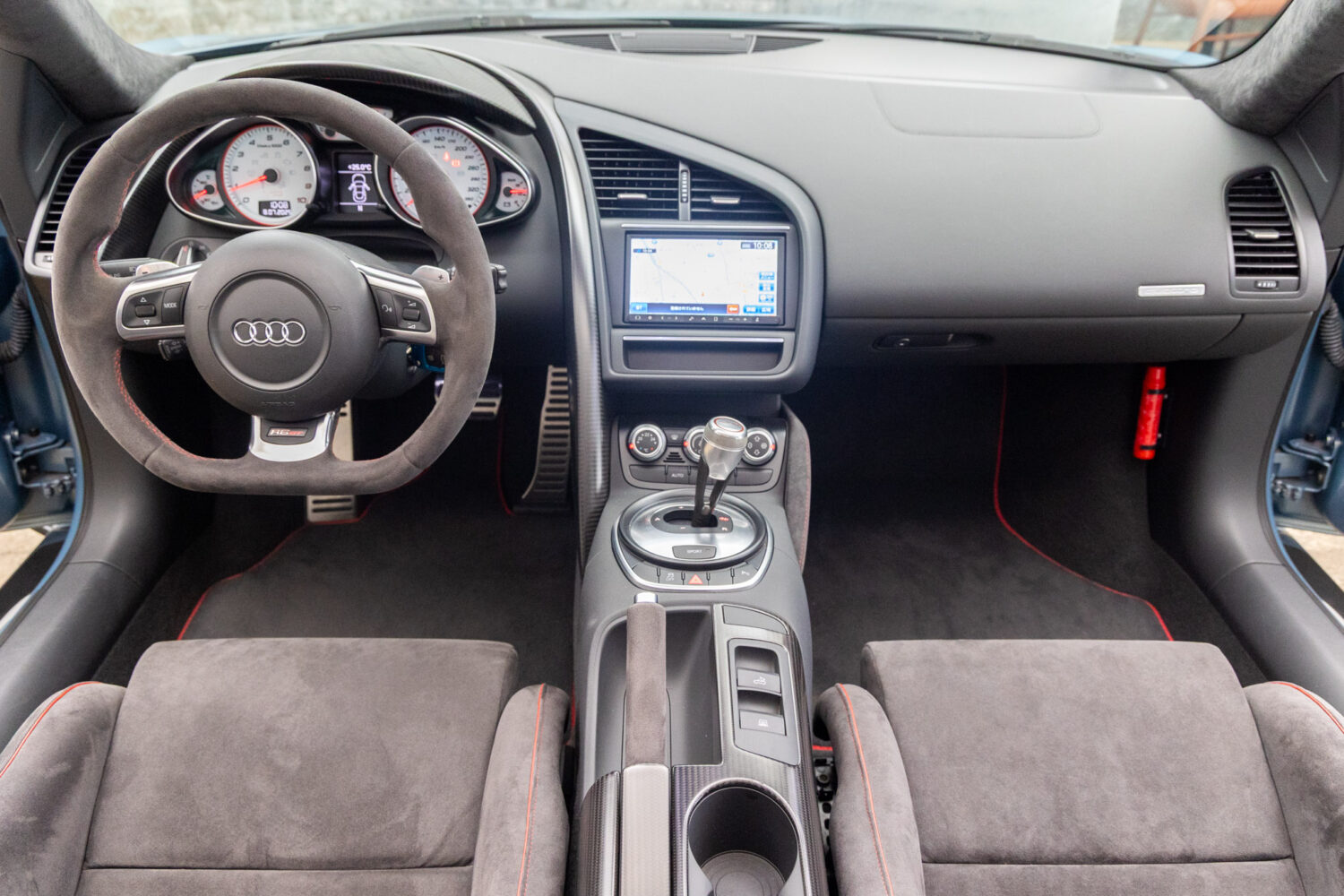 R8スパイダー GT 4WD 左H