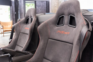 R8スパイダー GT 4WD 左H