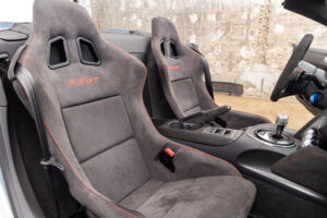 R8スパイダー GT 4WD 左H