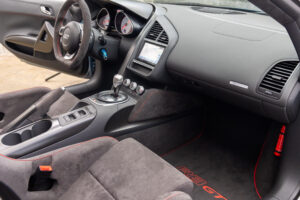 R8スパイダー GT 4WD 左H