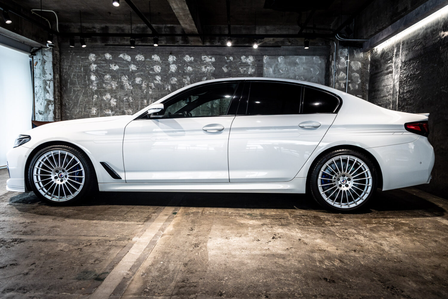 BMWアルピナ B5 リムジン アルラット4WD