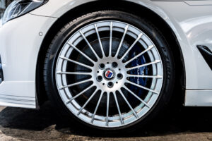 BMWアルピナ B5 リムジン アルラット4WD