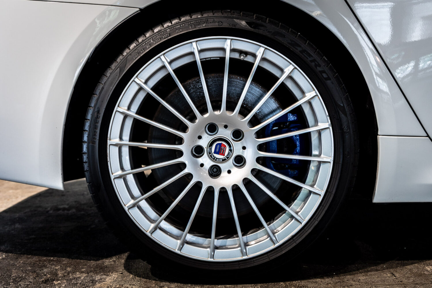 BMWアルピナ B5 リムジン アルラット4WD