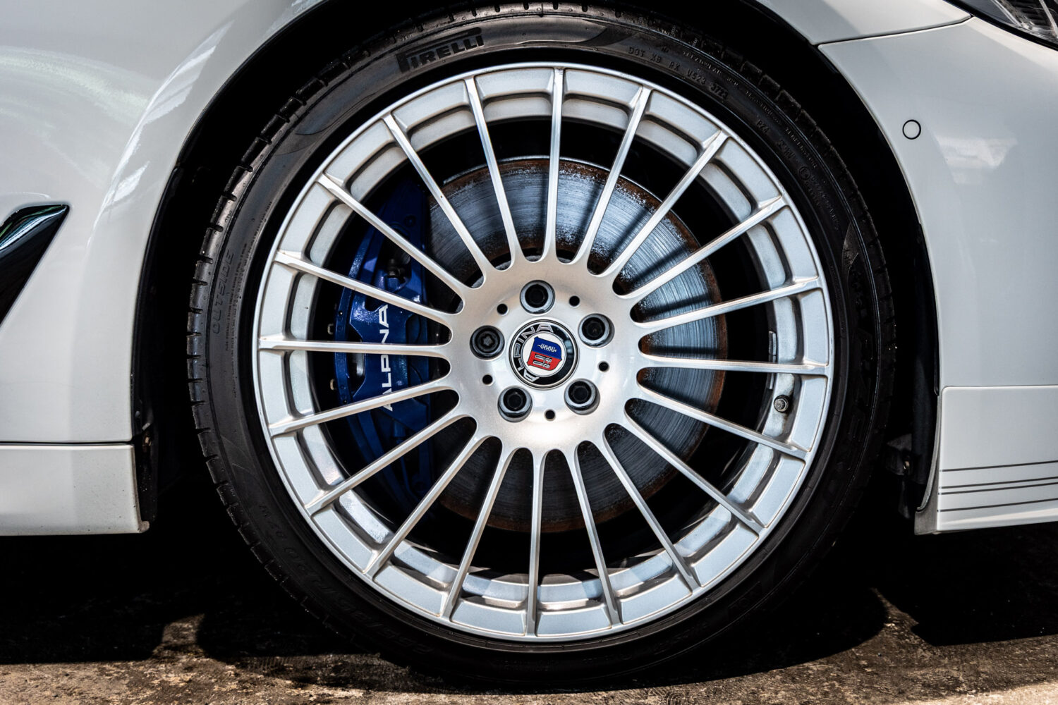 BMWアルピナ B5 リムジン アルラット4WD