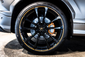 ウルス グラファイトカプセル 4WD 左H