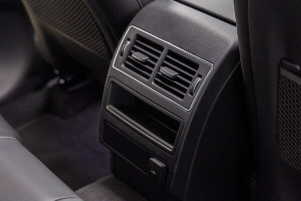 Fペイス S 2.0L D200 4WD