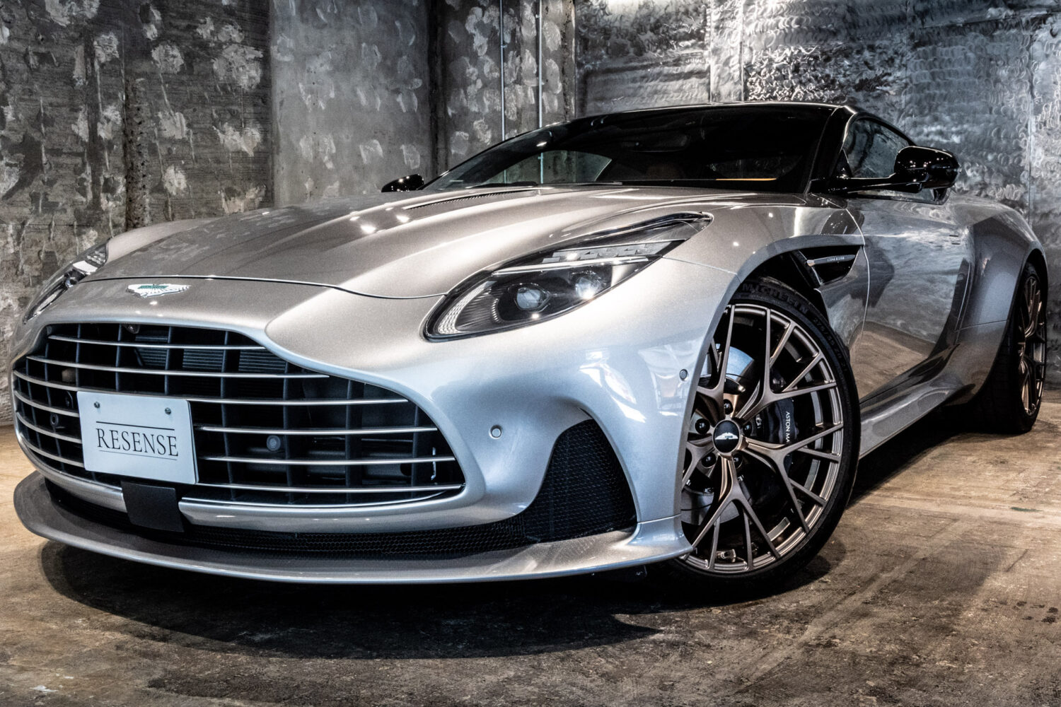 DB12 4.0