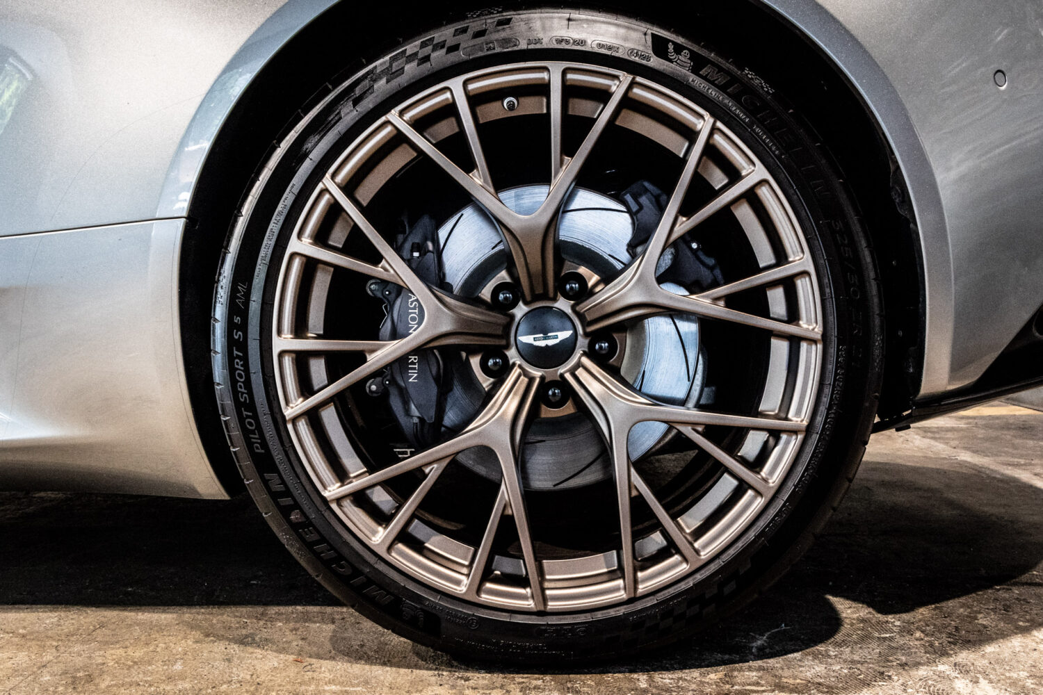 DB12 4.0