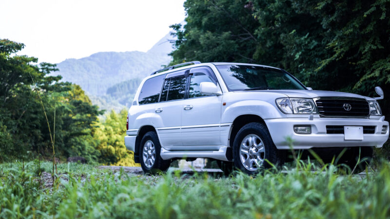 トヨタ・ランドクルーザー100（4WD/5AT）現代ランクルの原点