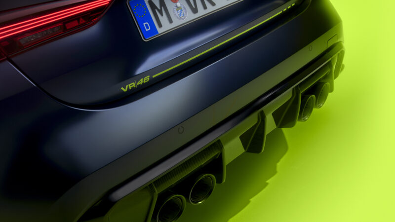 日本国内2台限定　BMW M4 CS VR46　ヴァレンティノ・ロッシとのコラボ