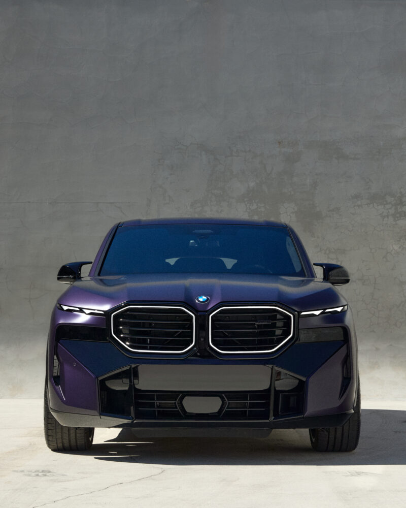 限定車　BMW XM　有名ライフスタイル・ブランド『Kith』とコラボレーション