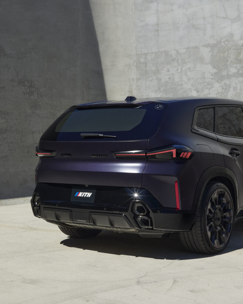 限定車　BMW XM　有名ライフスタイル・ブランド『Kith』とコラボレーション